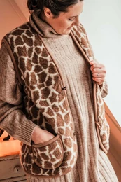 Woolen body warmer – Giraffe – Adults