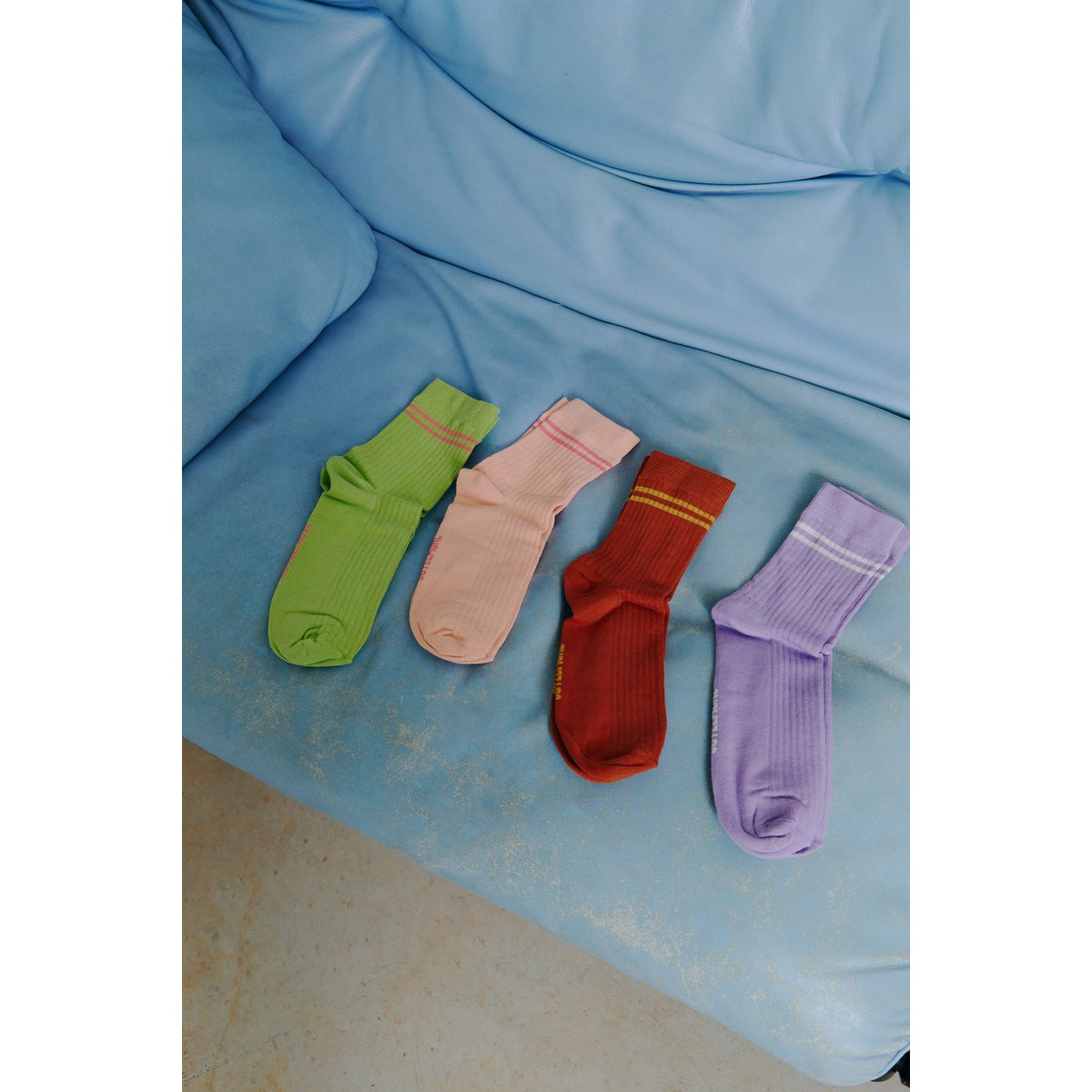 Calcetines de rayas verdosas