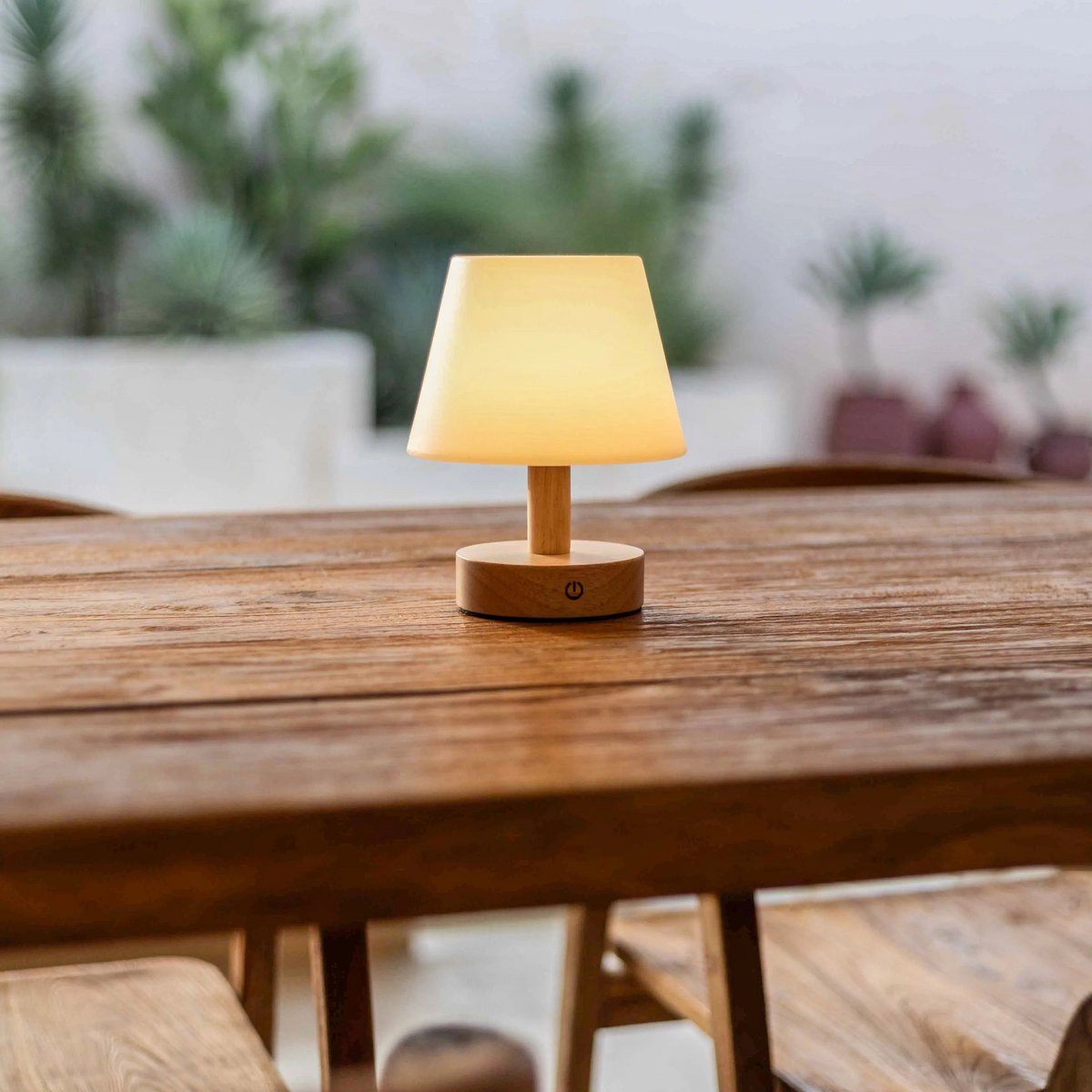 Lampe de table rechargeable en bois marron clair Teddy
