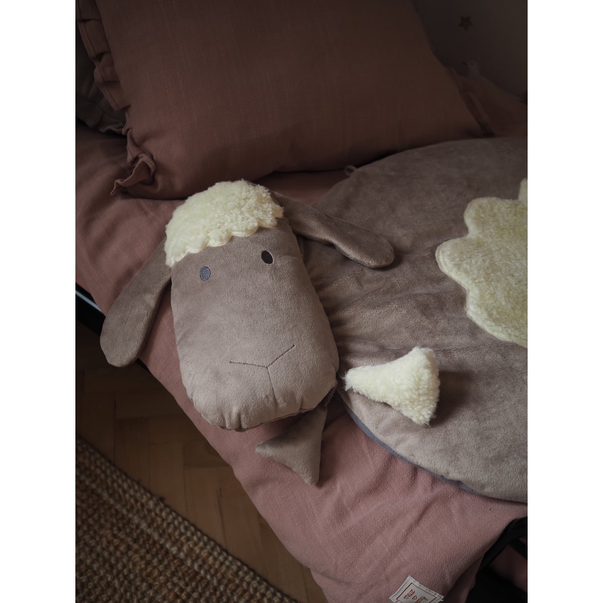 Schaap - houten educatieve babygymstandaard + interactieve mat