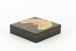 Grande boîte carrée plate motif gingko en pierre