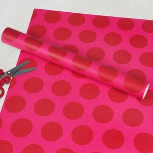 Vellen inpakpapier - Rode vlek op roze
