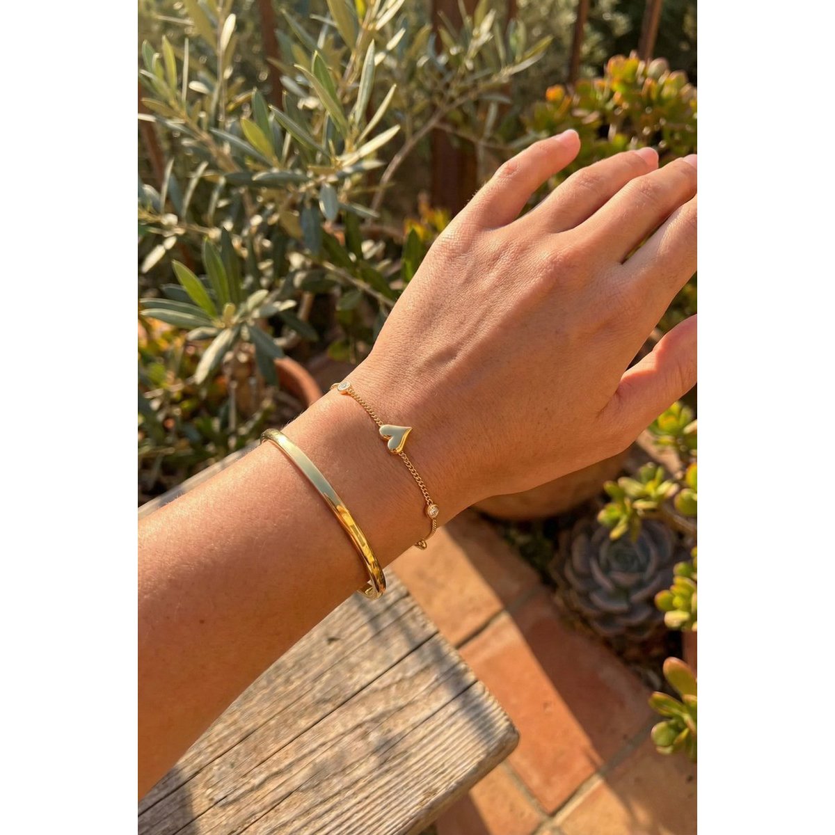 Hart armband dames zilver hartjes strass — fijne chain bracelet waterproof stainless steel — Lundholm Jutta in geschenkdoos cadeau