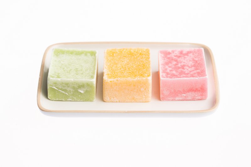 LEATHER fragrance cubes - amber cubes per 10 pieces - B2B