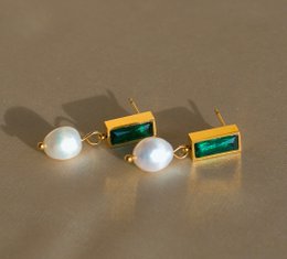 Marzia - Parelgroene kristallen oorbellen