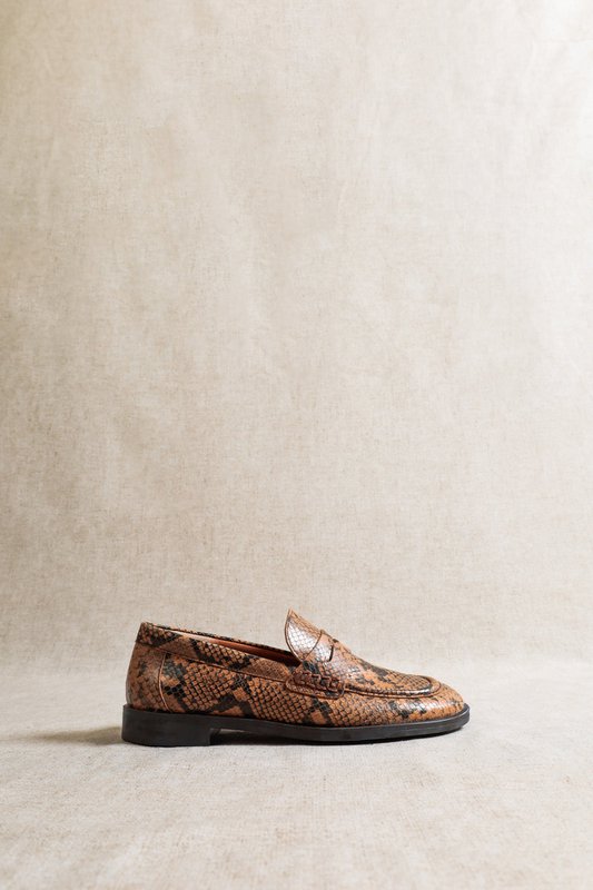 EMILIA CUOIO – Slipper aus Leder mit Schlangenprägung