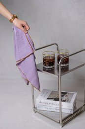 Ścierka kuchenna (ręcznik do naczyń) / kontrastowy detal w kolorze liliowego lisa, 100% len
