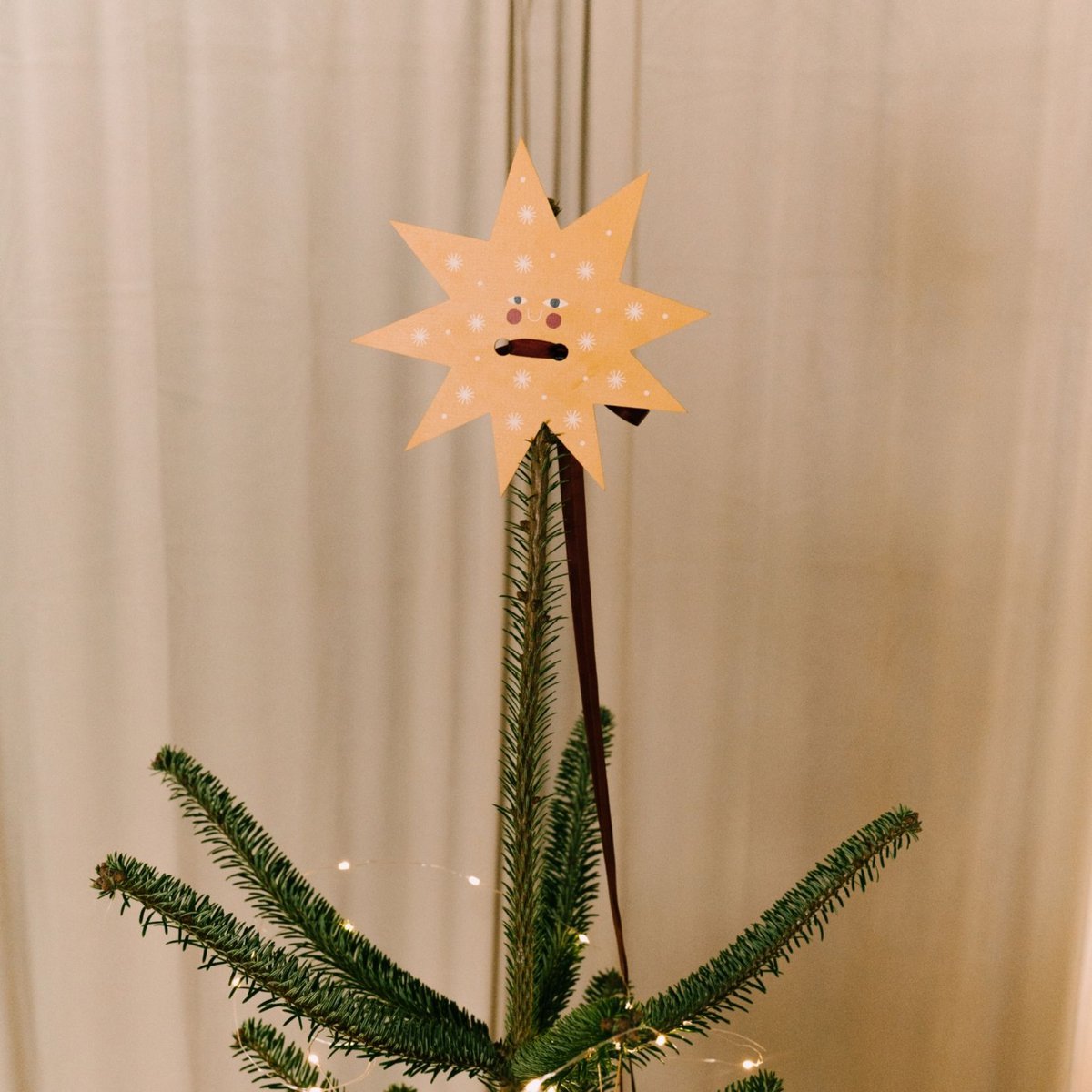 Große sternförmige Weihnachtsbaumspitzendekorationen