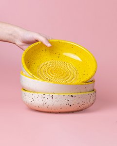 Keramikschale für Knoblauchreibe – gesprenkeltes Gelb – großer Zimt