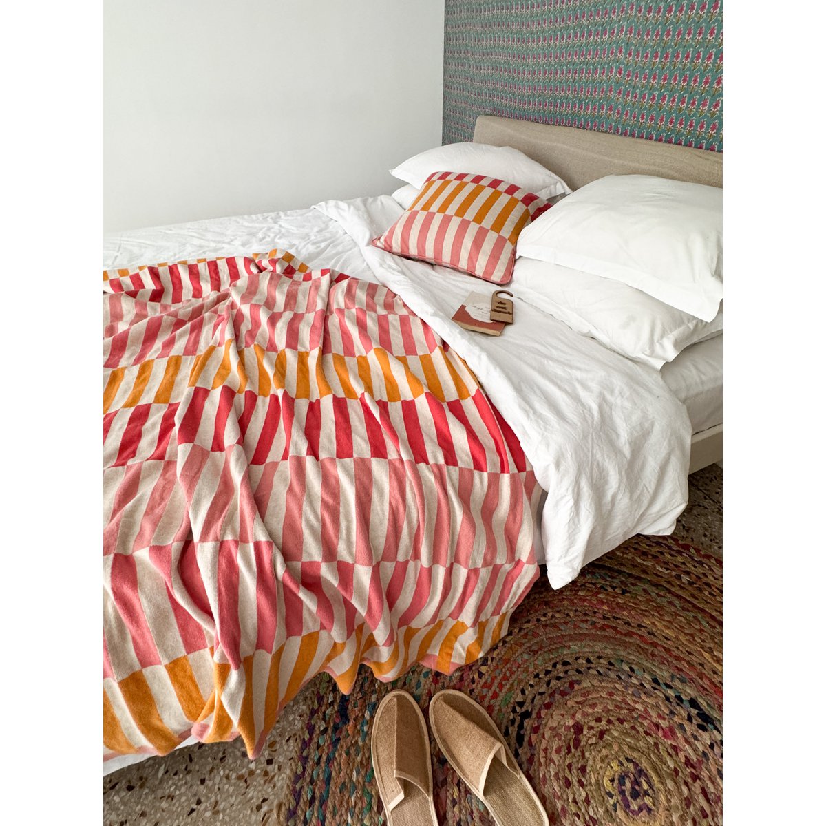 Mojo Pink Jacquard Throw – Blødt børstet bomuld