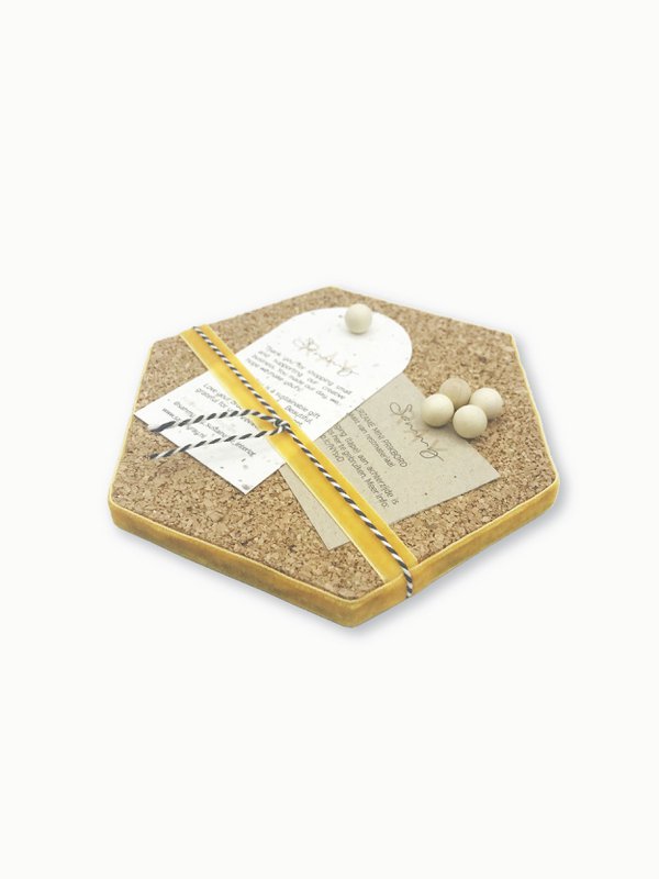 Mini hexagon pin board kork - Gul