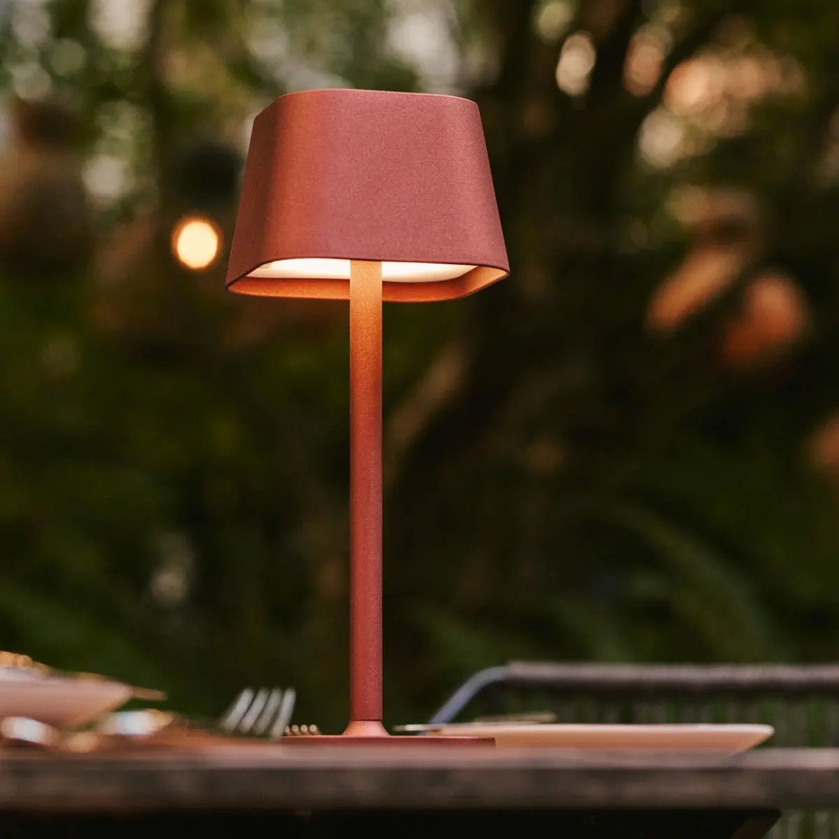Lampada da tavolo ricaricabile Ava Bronzo