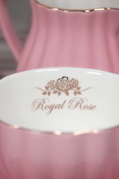 Royal Rose Becher rosa mit Goldrand 320 ml Isabelle Rose