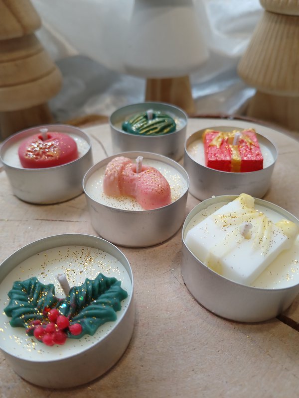 Christmas Tea light candles (pack 6)