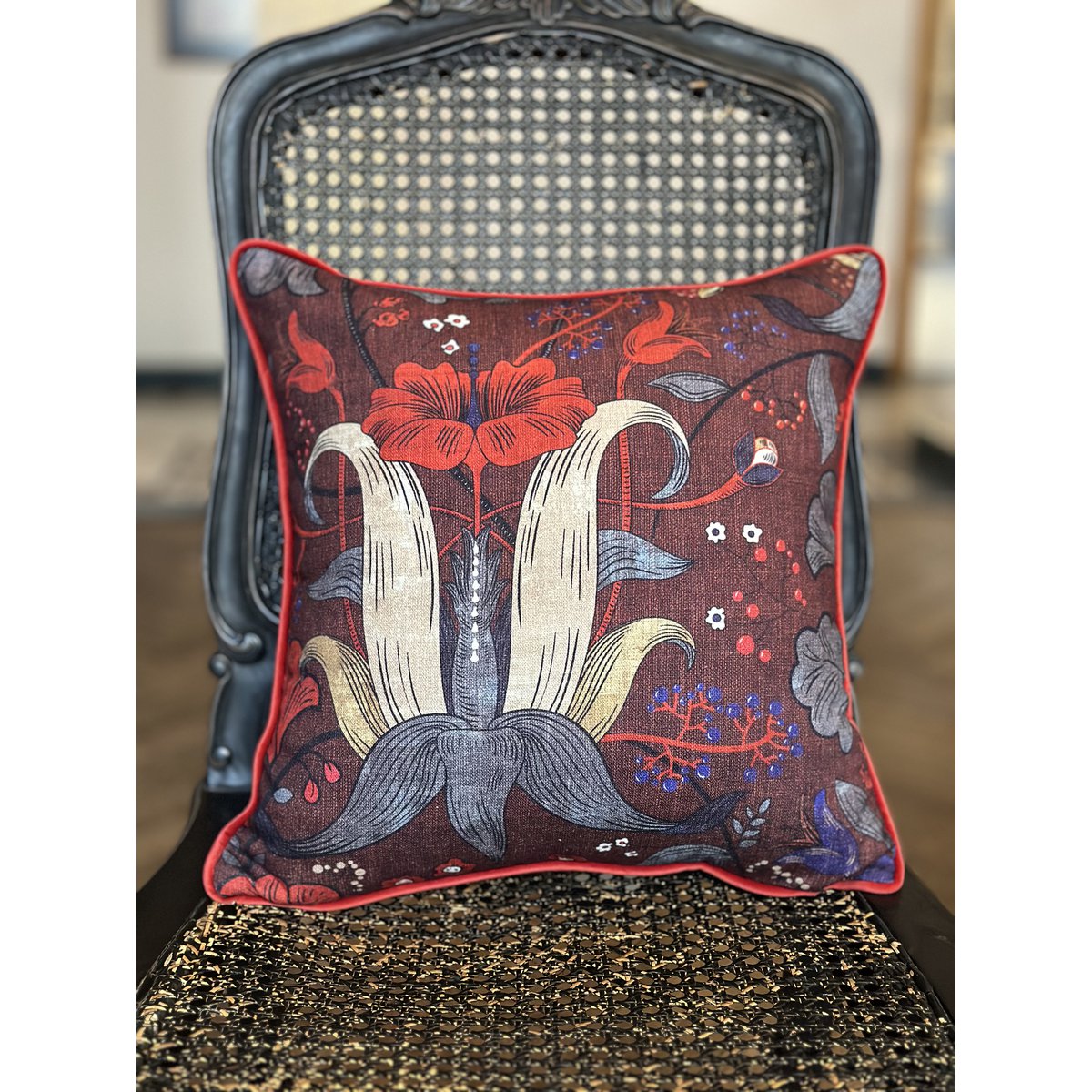 Pillowcase Deco | Red drama