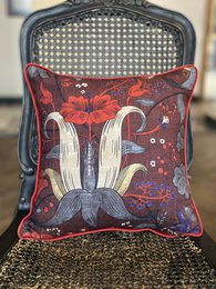 Pillowcase Deco | Red drama