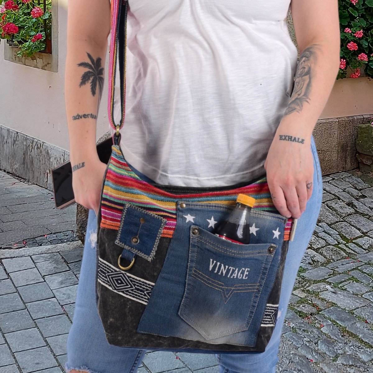 Sunsa schoudertas van upcycled jeans & canvas, vegan damestas