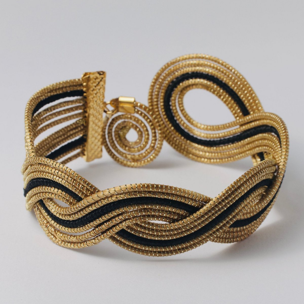 Armrev nelliker