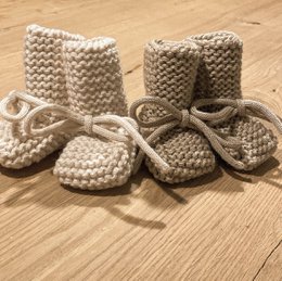 Buttede babystøvler off white