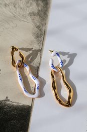 Boucles d'oreilles 2 en 1 en émail Varia — Bleu et doré
