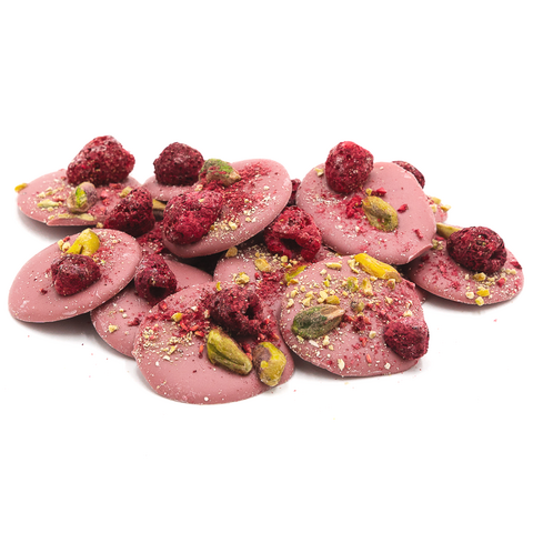 Mendiants ruby ​​met frambozen en pistachenoten