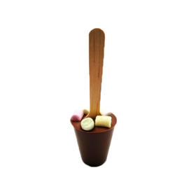 Drikker chokoladeskumfidus