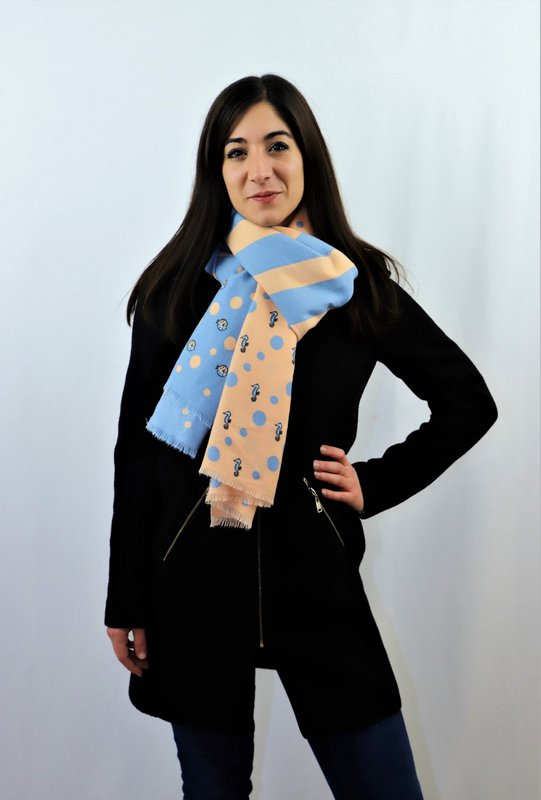 Sciarpa di cotone con stampa marina in blu cielo e beige