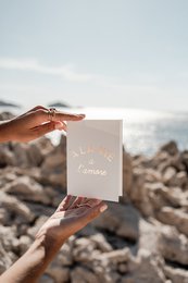 Tarjeta de amor dorada