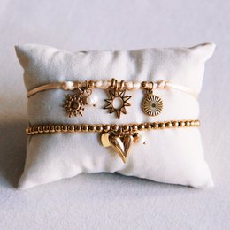 Beaded armbånd med hjerter og mini perle