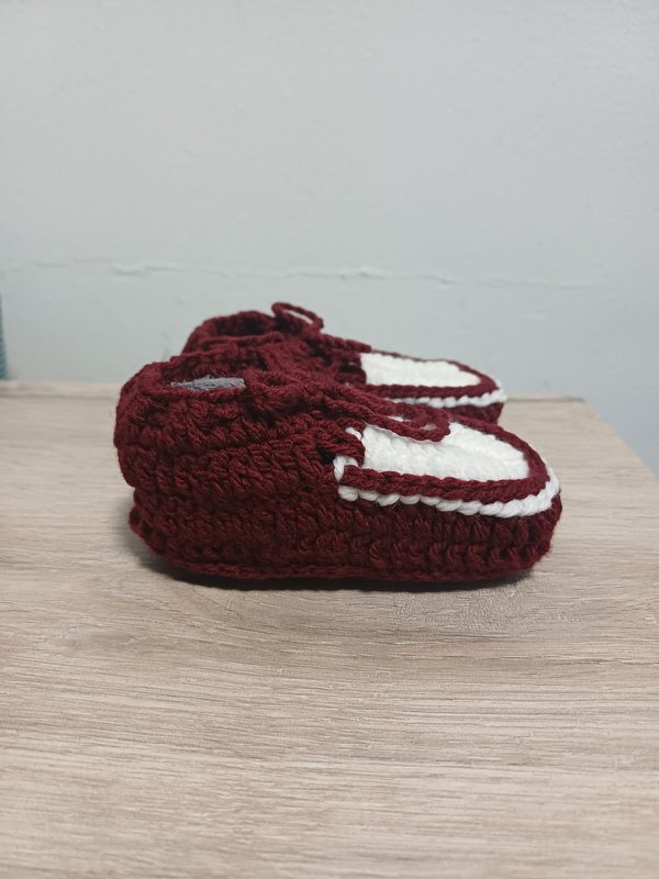 Handgehaakte Babyslofjes Classic Diep Rood- Uniek, Zacht & Hoge Kwaliteit