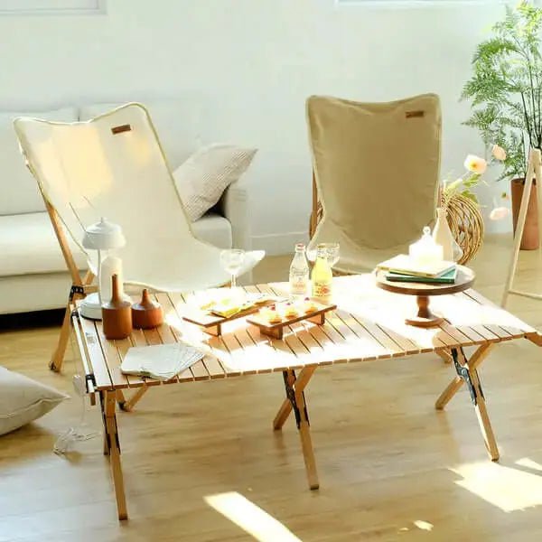 Opvouwbare houten tafel voor op de camping