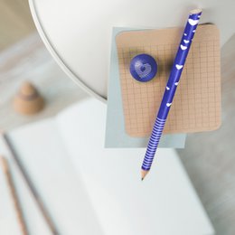 Small wooden magnetic ball - heart pattern 4 colors