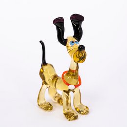 Hund med halsbånd glasdyr