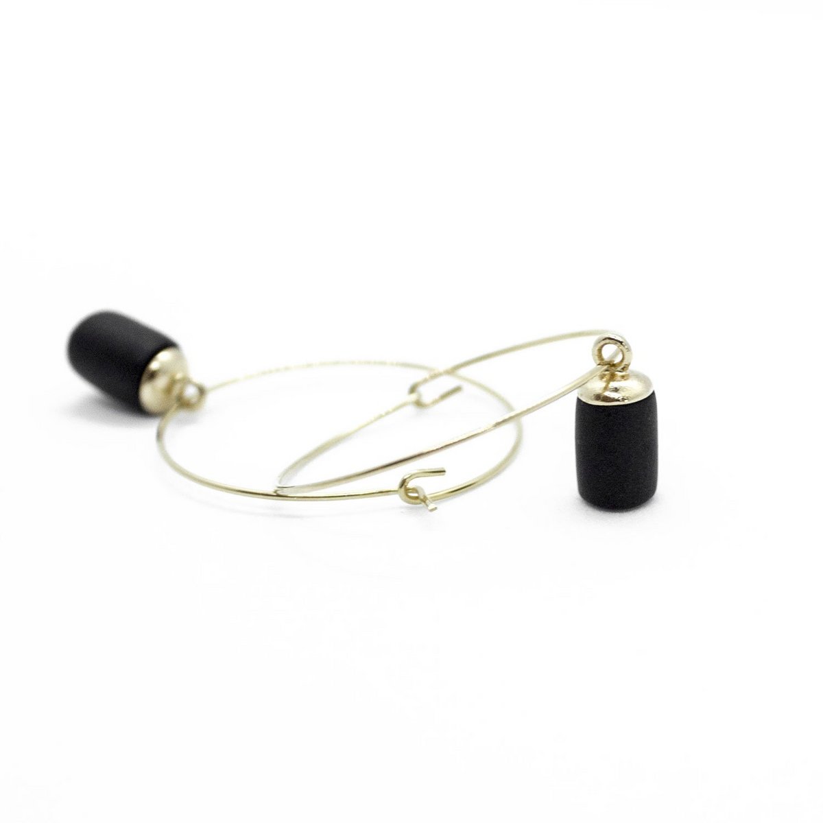 Pendientes de aro de oro - Charm de peso diminuto