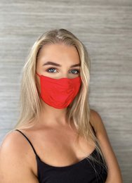 Red washable face mask with one layer, suitable for sports and daily use.