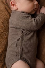 Woolen Wrap romper long sleeves – Merino wool – Walnut