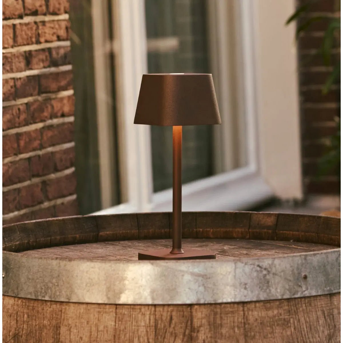 Lampe de table rechargeable marron moka Ava
