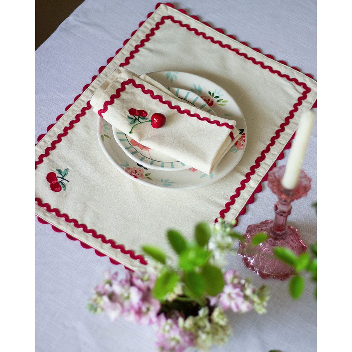 Tovagliette ricamate Cherry Crush - Set di 6