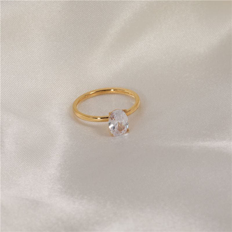 Tabby - Solitaire jubilæums ring i krystalguld