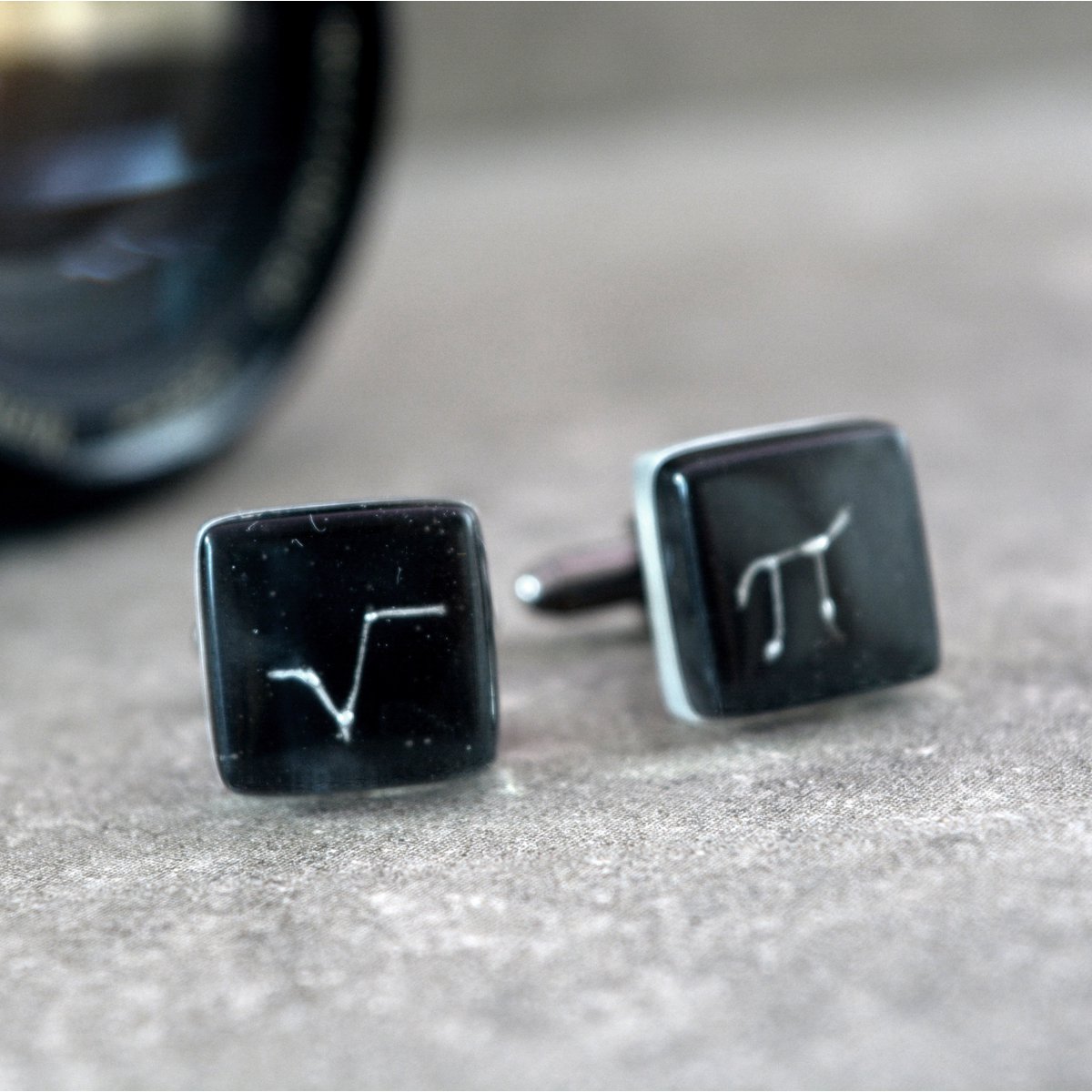 Science Cuff Links med matematiksymboler PI og Square Root, Black Color, Wedding Accessories til mænd
