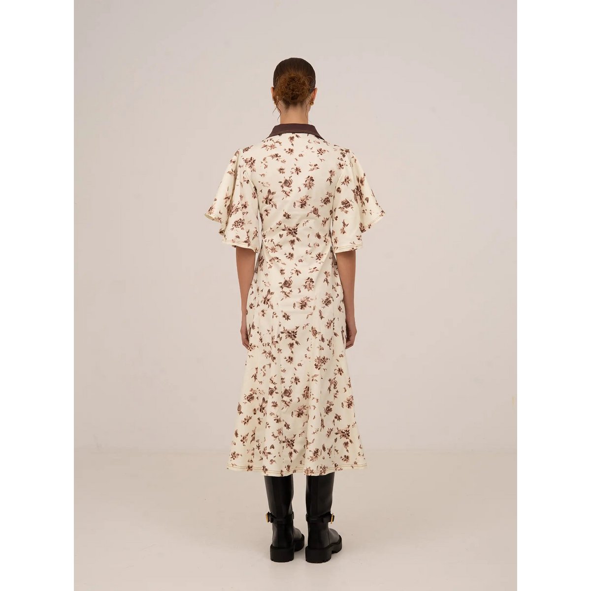 Abito longuette con stampa floreale marrone fiorisce