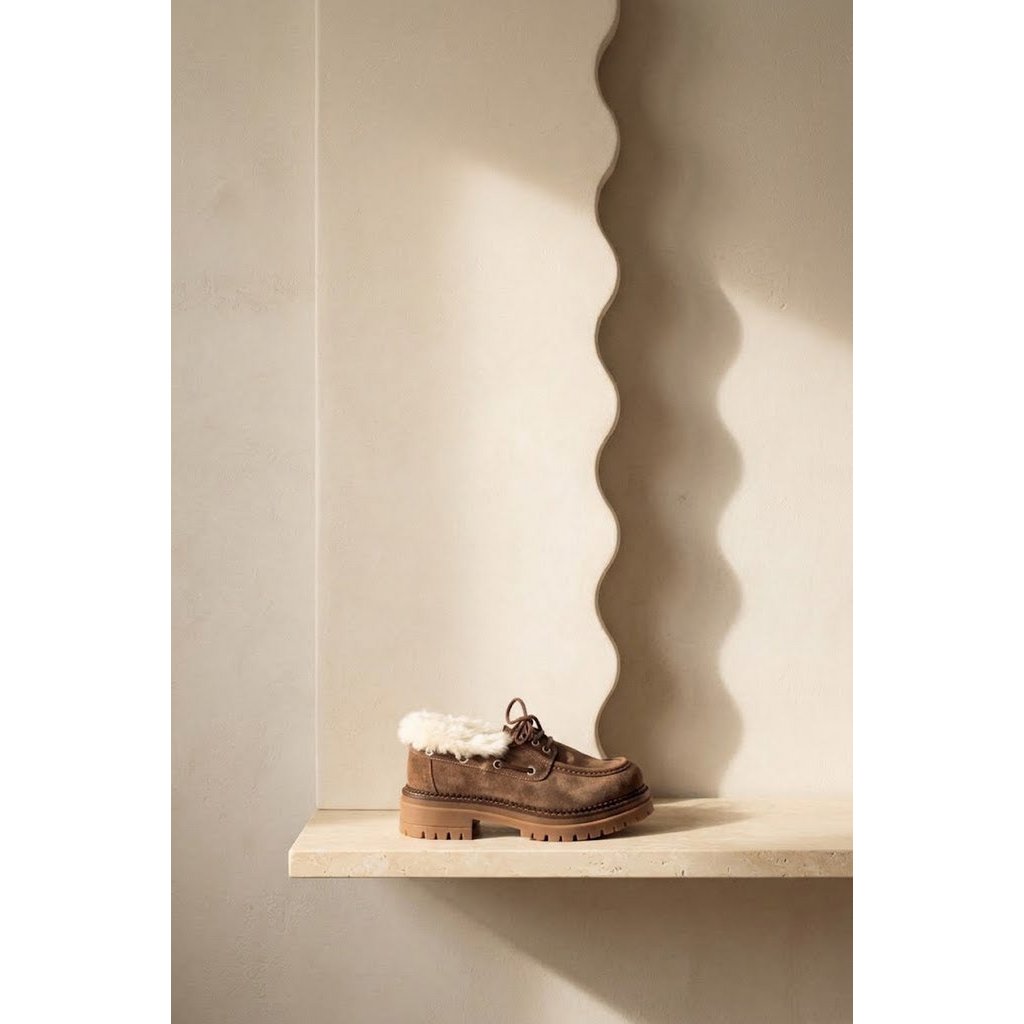 SAILOR RHUM BROWN – Wildleder-Bootsschuh mit dicker Sohle und Kunstpelzkragen