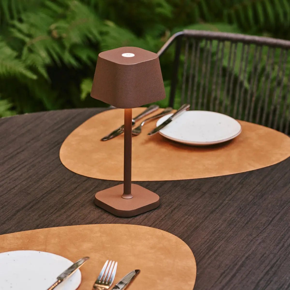 Lampe de table rechargeable marron moka Ava