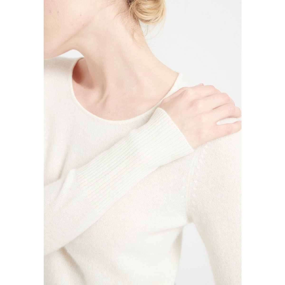 LILLY 12 Vestido con cuello redondo de cachemir blanco crudo