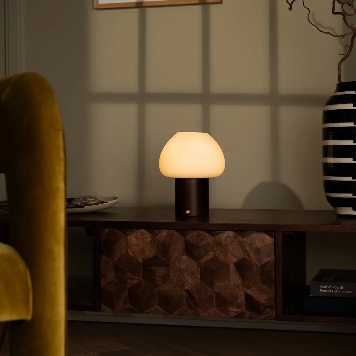 Lampe rechargeable en bois marron foncé Fynn