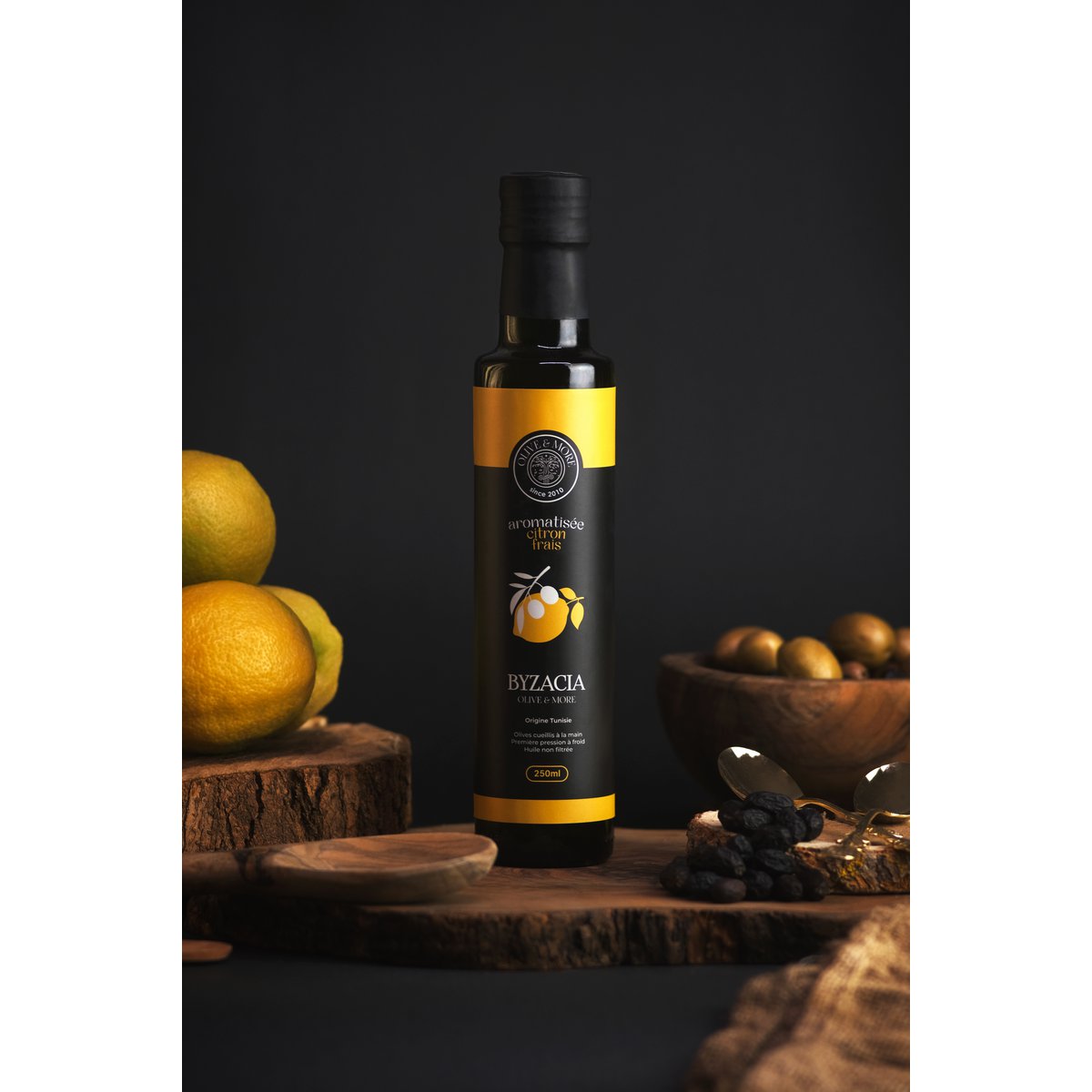 Aceite de oliva fresco con sabor a limón