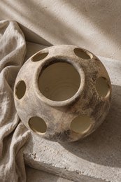 Die Orbis – dekorative Terrakotta-Vase
