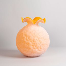 Koralvase (håndlavet uigennemsigtigt farvet glas)