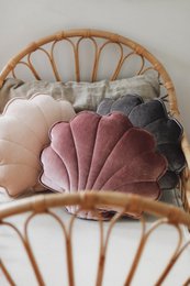 Almohada de concha de terciopelo “Cosmic Pearl”