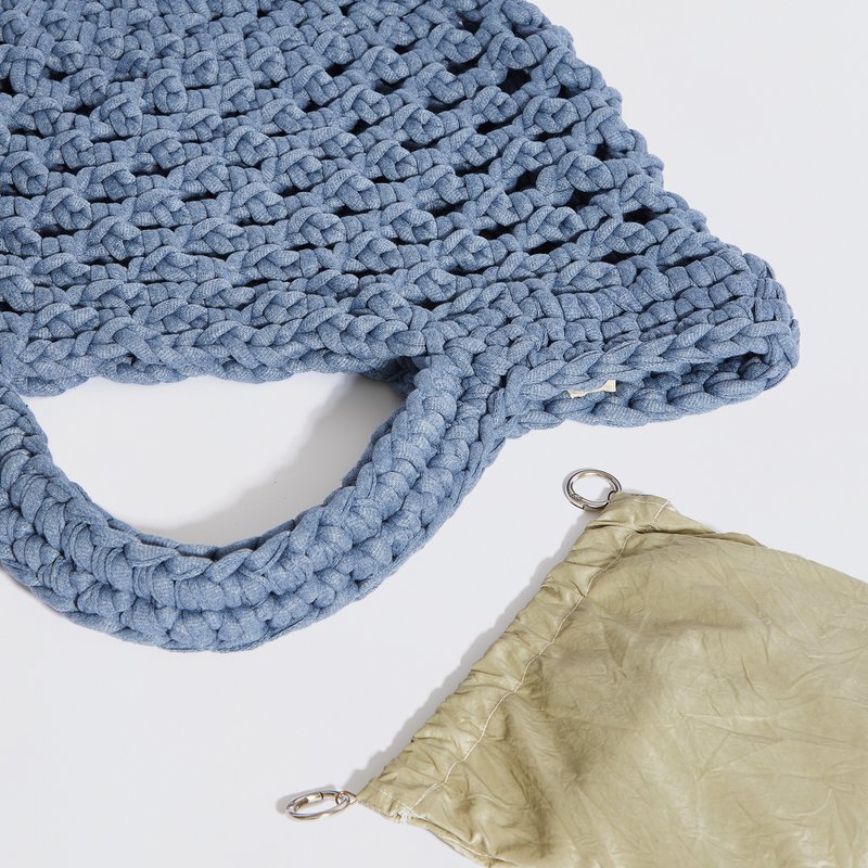 “Ingrid” gehaakte mandtas met waterdicht etui denimblauw